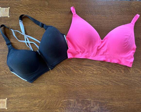 Victoria's Secret Lot: Front-Close Sport Bra (32DD) & PINK Wireless Push-Up Bra - Picture 5 of 9